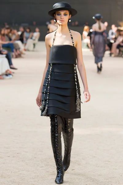 Look 48